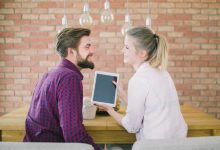 chat-&-earn:-how-ai-girlfriend-conversations-are-becoming-a-real-income-stream-in-2025